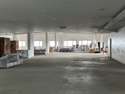 Eskidji’den İzmit Merkez E5 Üzeri, Avm İçinde 2.200 M2 Otoparklı Kurumsal Ofis